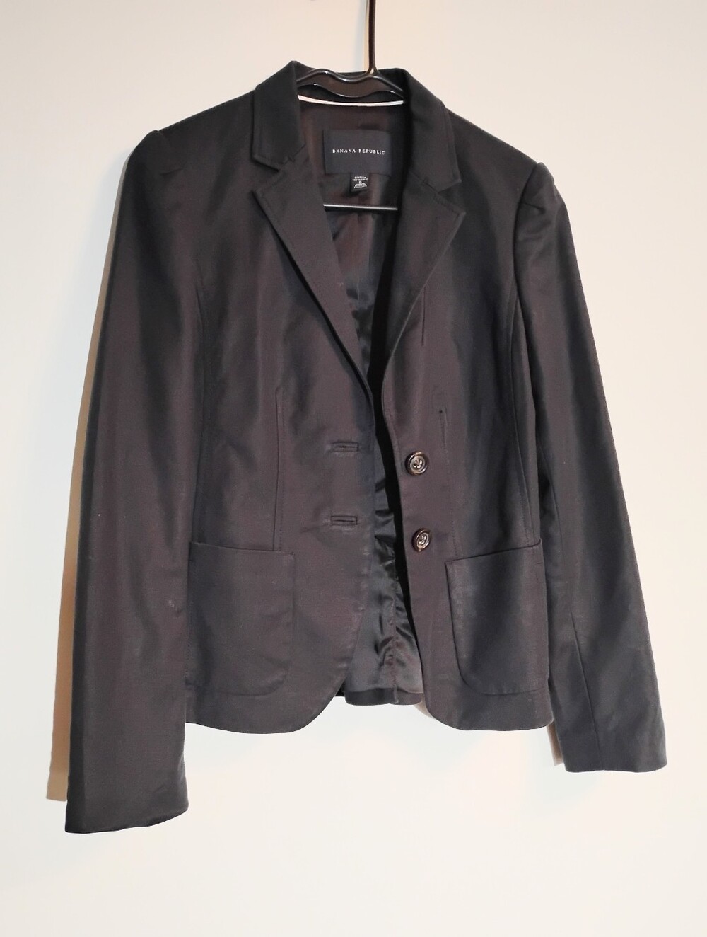 Modern Y2K Banana Republic Women's Black Two-Button Tailored Blazer